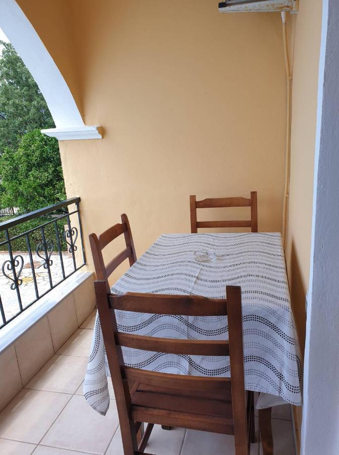 Apart-Hotel Llazari Himare Exterior photo