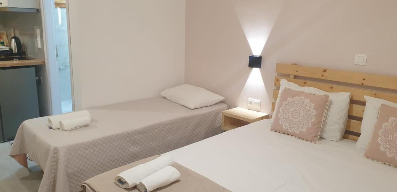 Apart-Hotel Llazari Himare Exterior photo