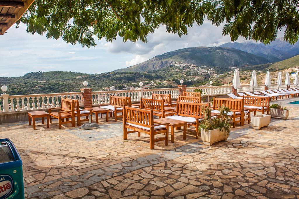 Apart-Hotel Llazari Himare Exterior photo
