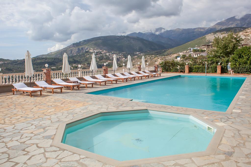 Apart-Hotel Llazari Himare Exterior photo