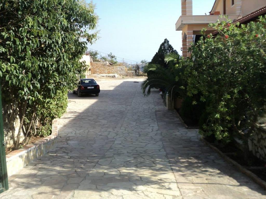 Apart-Hotel Llazari Himare Exterior photo